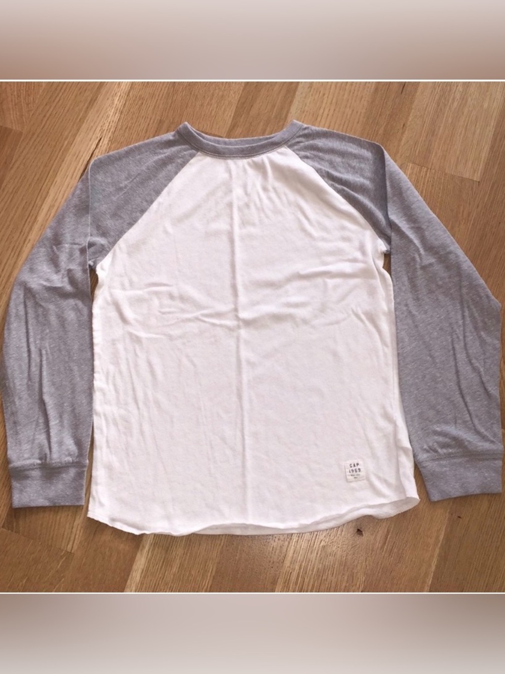 GAP Kids 1969 Raglan Tee Long Sleeve T-Shirt Shirt White Gray Boys’ Large Cotton